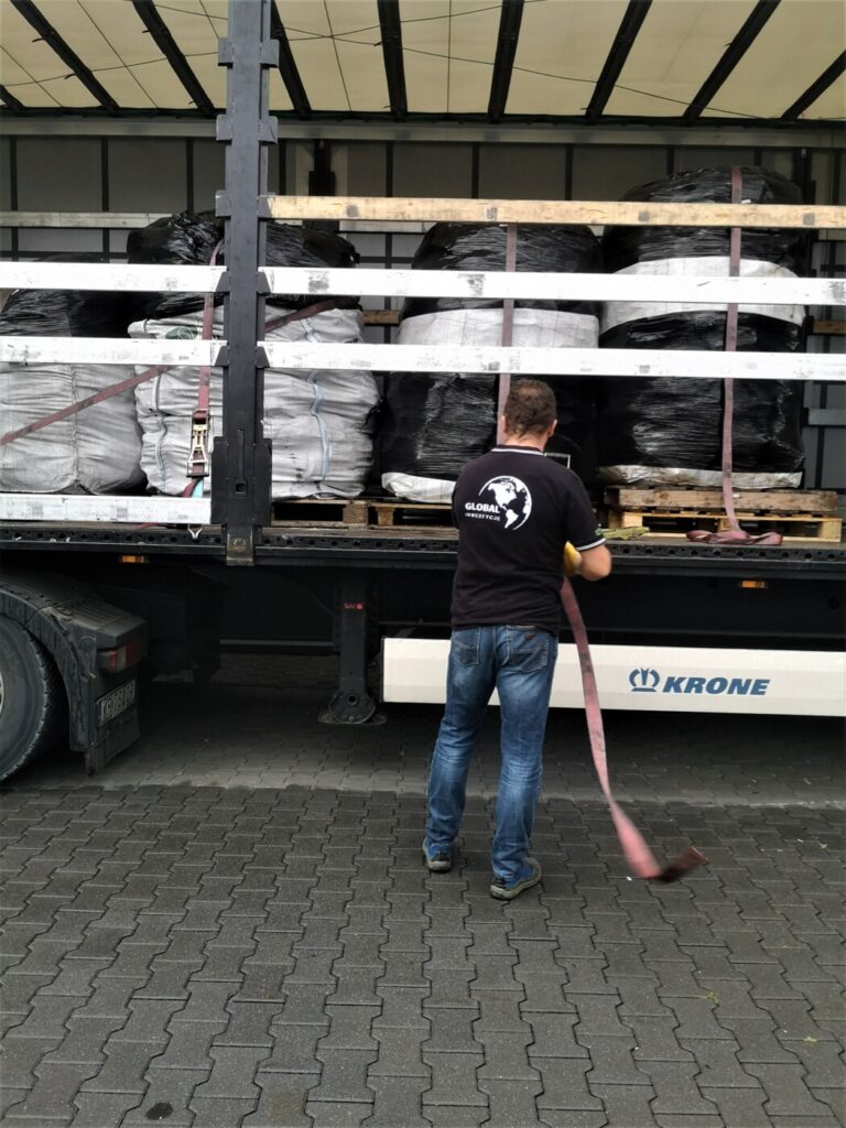 Pasy transportowe to najpopularniejszy rodzaj zabezpieczeń przewożonych ładunków.